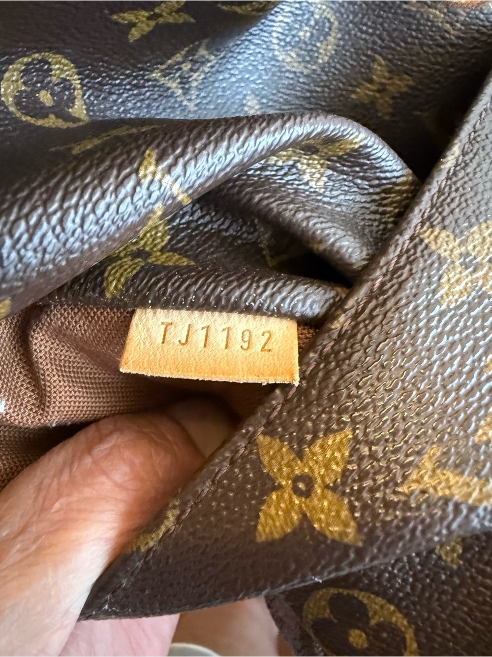 Louis Vuitton Monogram Canvas Totally MM Tote Bag - Picture 8 of 8